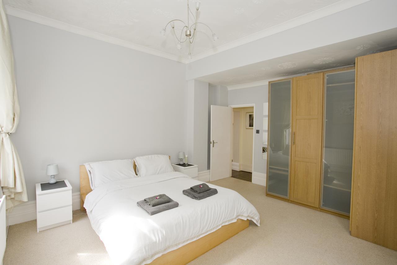 Large 2 Bedroom Apt - Near Beach - Free Parking Bournemouth Eksteriør billede