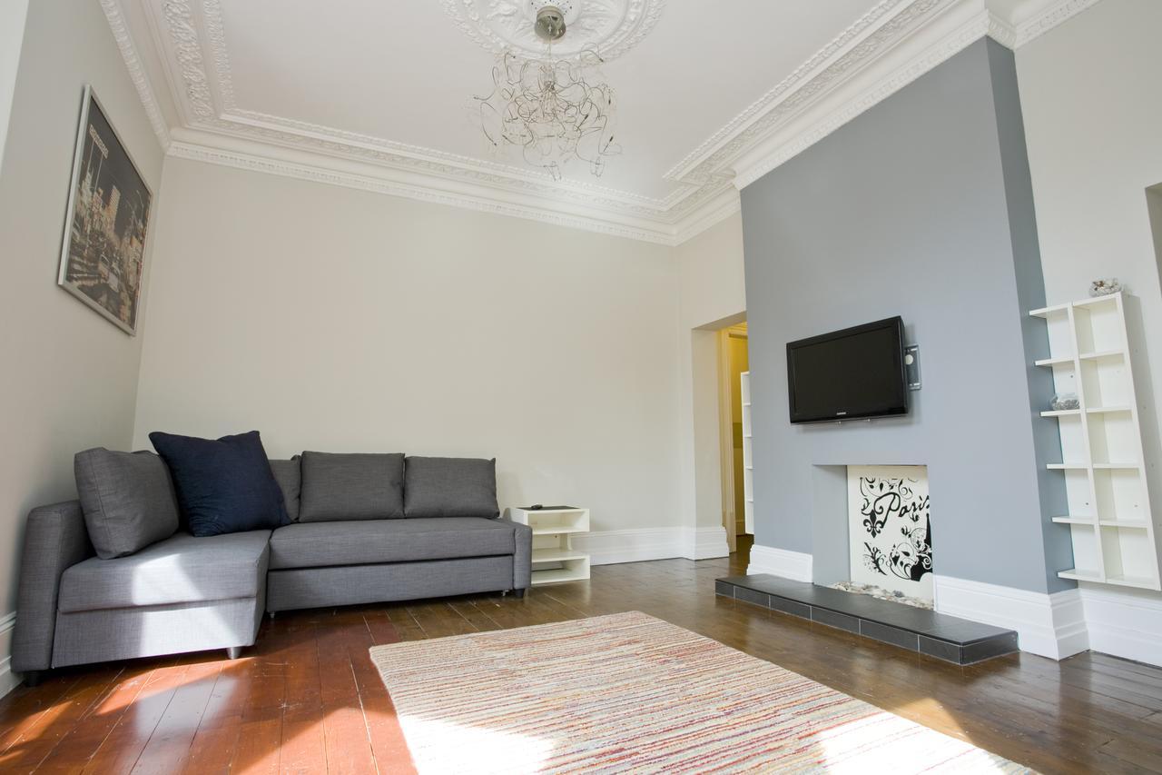 Large 2 Bedroom Apt - Near Beach - Free Parking Bournemouth Eksteriør billede