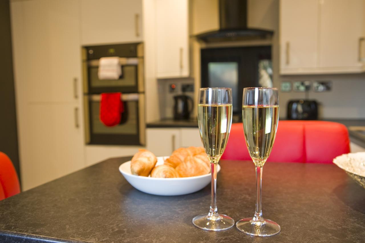 Large 2 Bedroom Apt - Near Beach - Free Parking Bournemouth Eksteriør billede